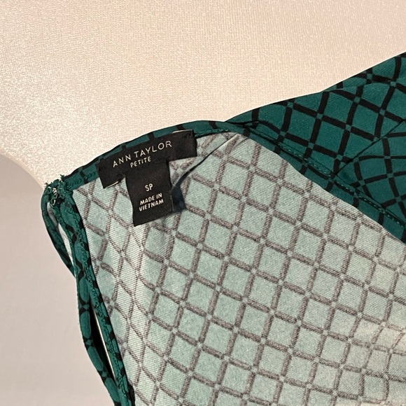 Ann Taylor Blouse - Picture 4 of 4